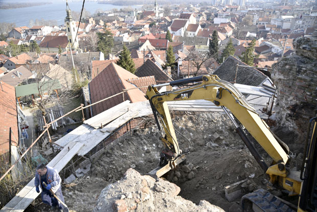 Од лета ће засијати и кула на Гардошу